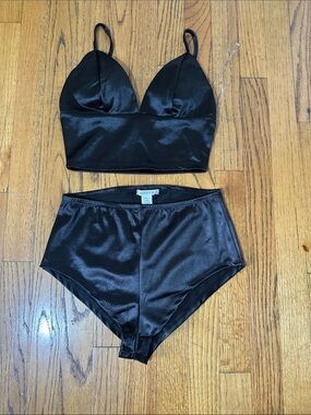 Bozzolo Black Satin High-Waist Shorts Set